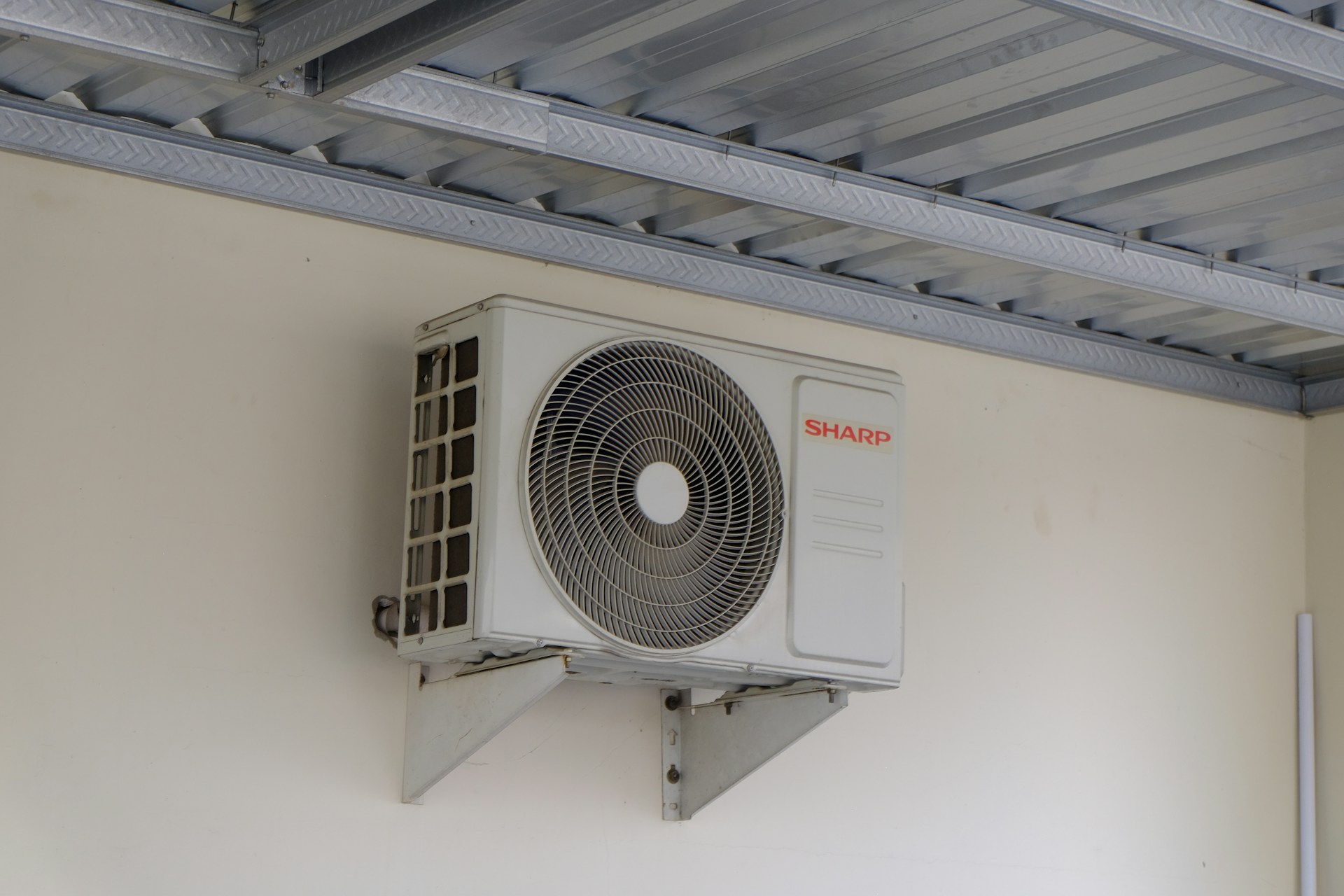 Klimaanlage kühlt nicht mehr richtig: Reparatur oder Austausch?